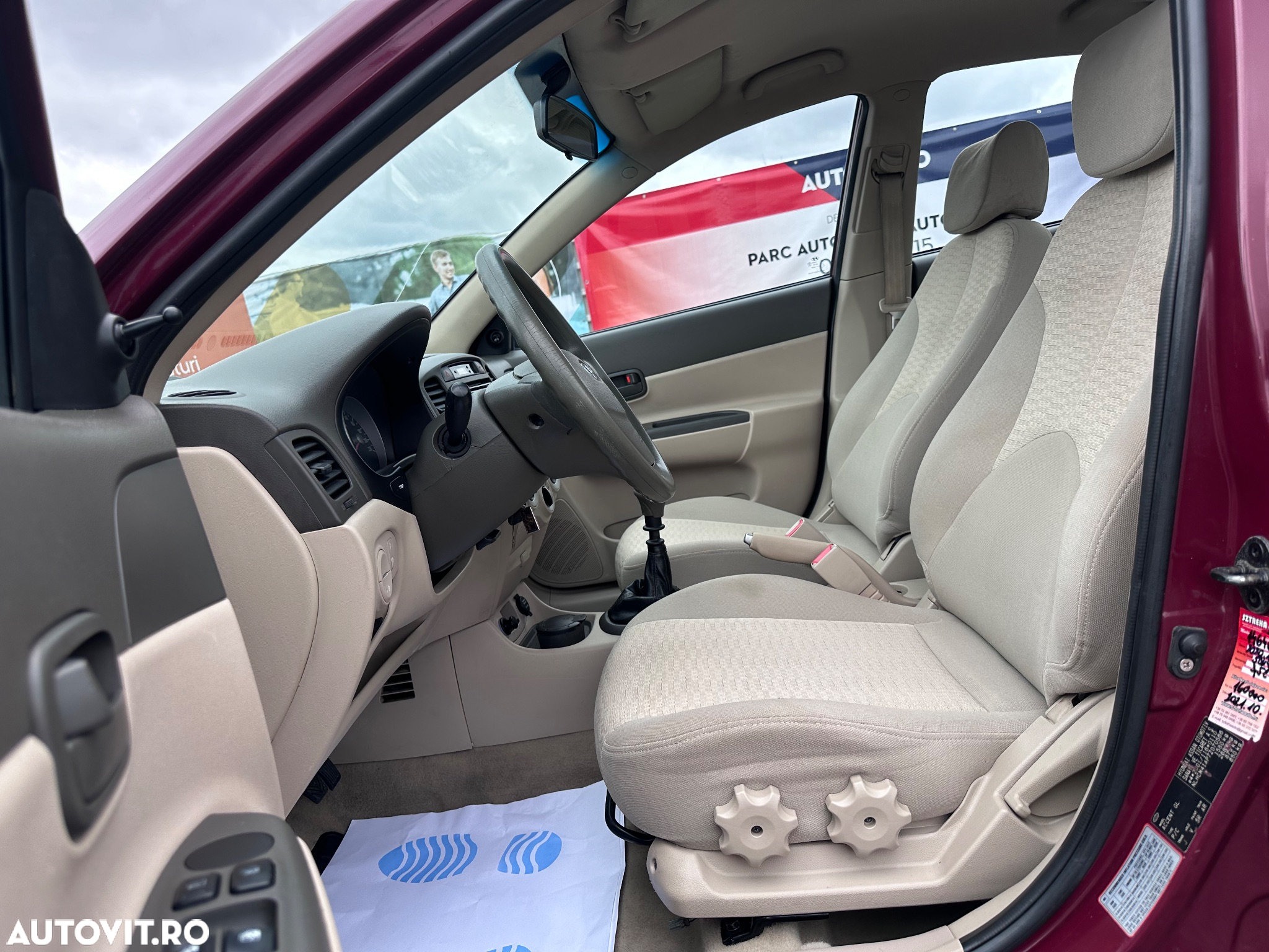 Hyundai Accent 1.4 GL - 24