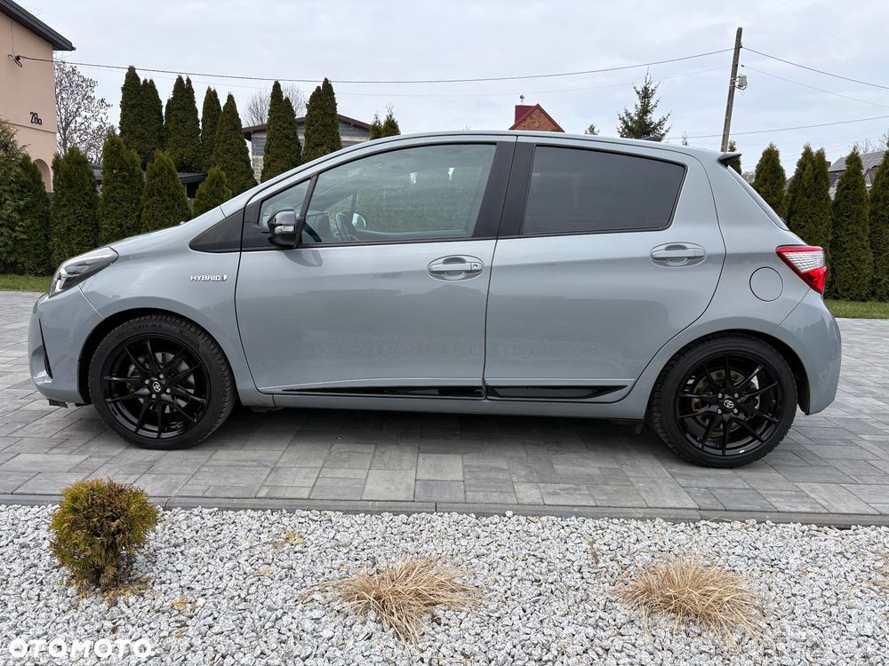 Toyota Yaris Hybrid 100 GR Sport - 6