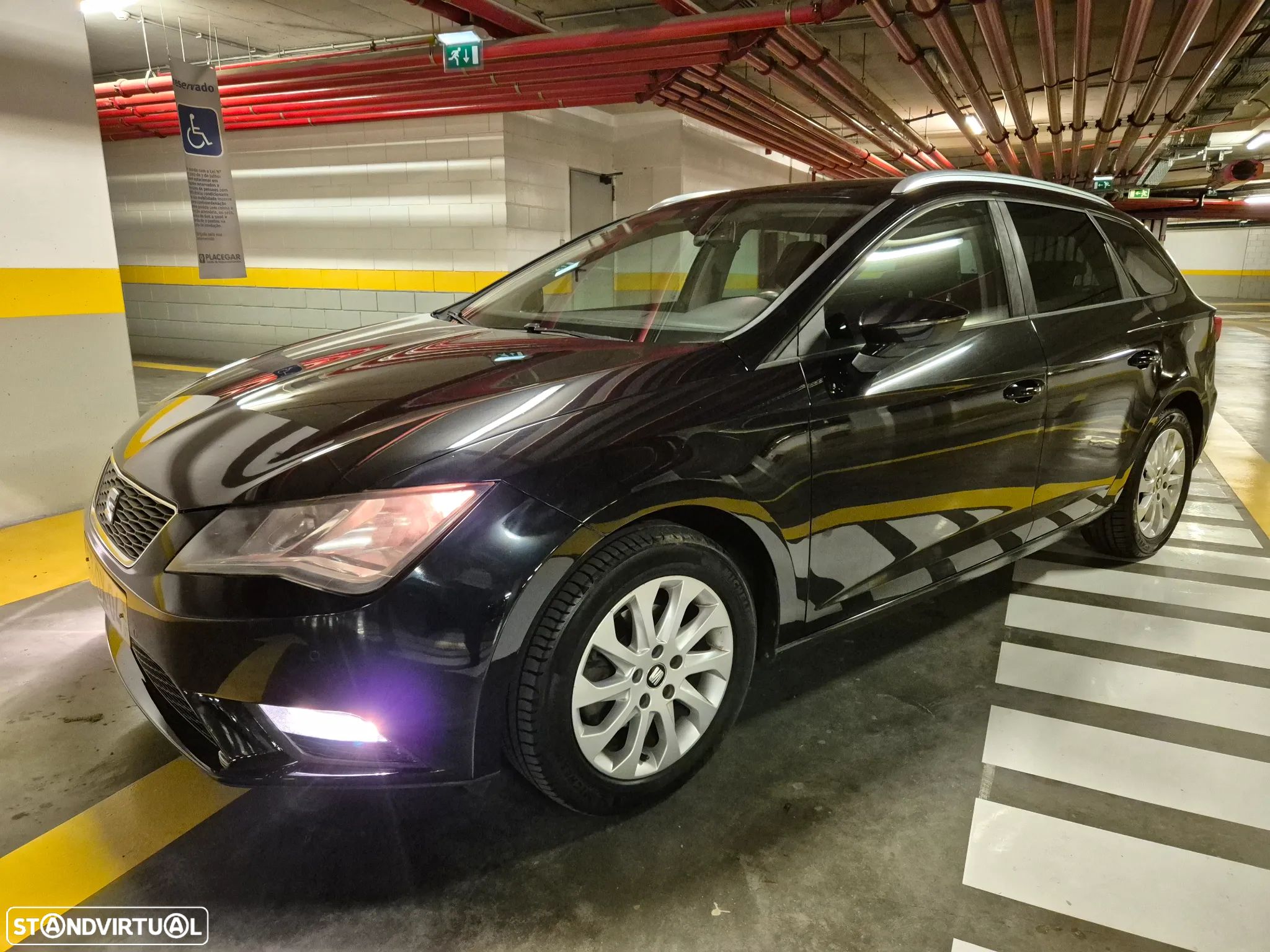 SEAT Leon ST 1.6 TDI Style Ecomotive - 1