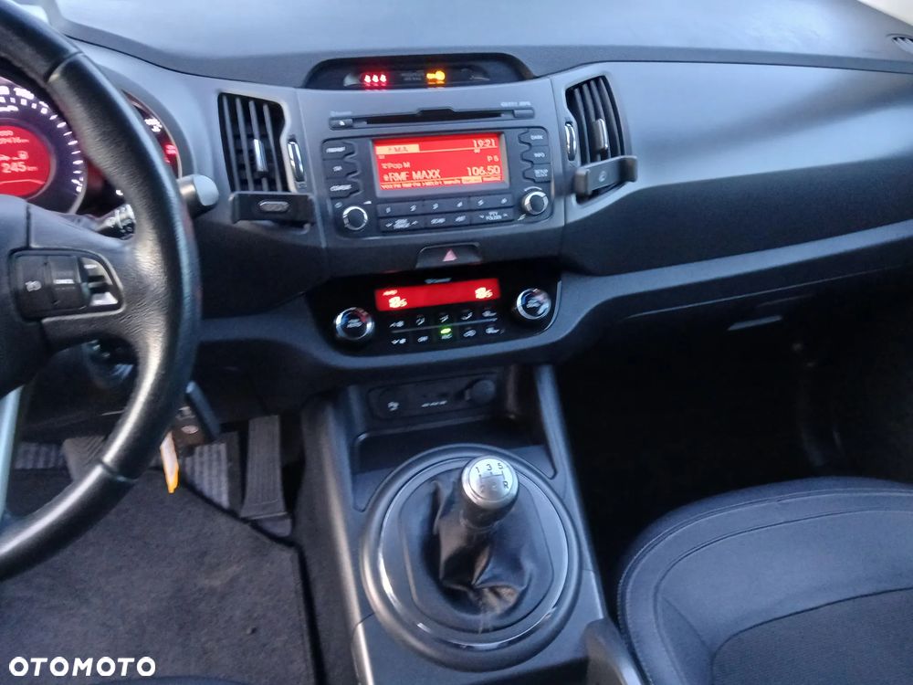 Kia Sportage 2.0 L - 10
