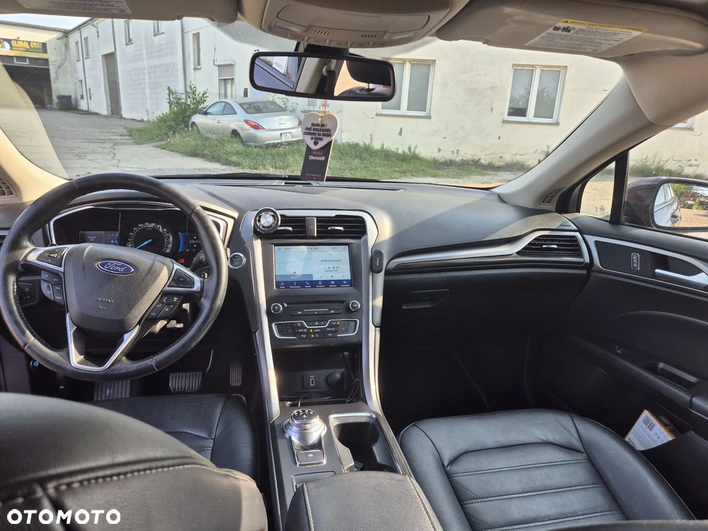 Ford Fusion 2.0 EcoBoost Titanium - 10
