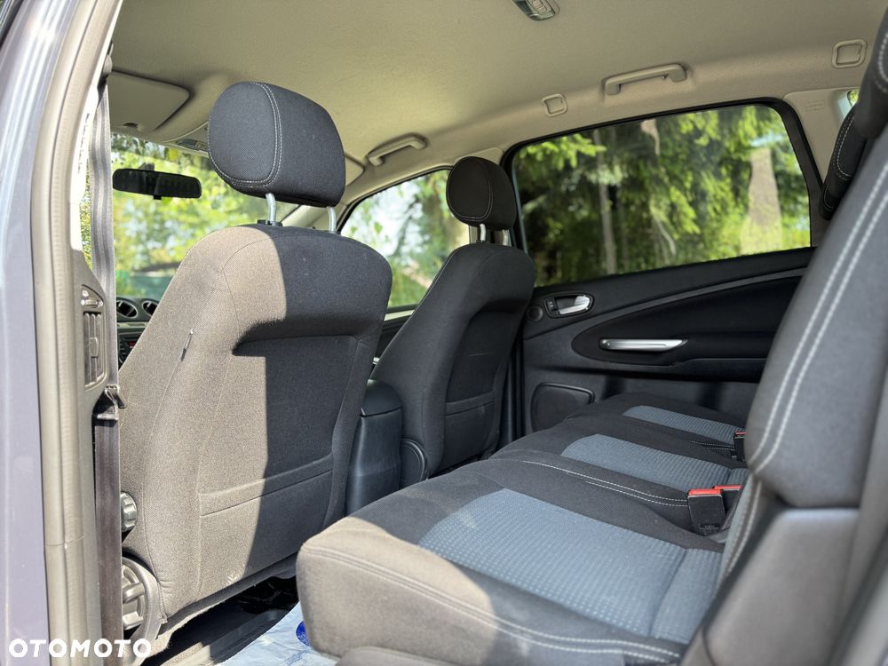 Ford S-Max - 33