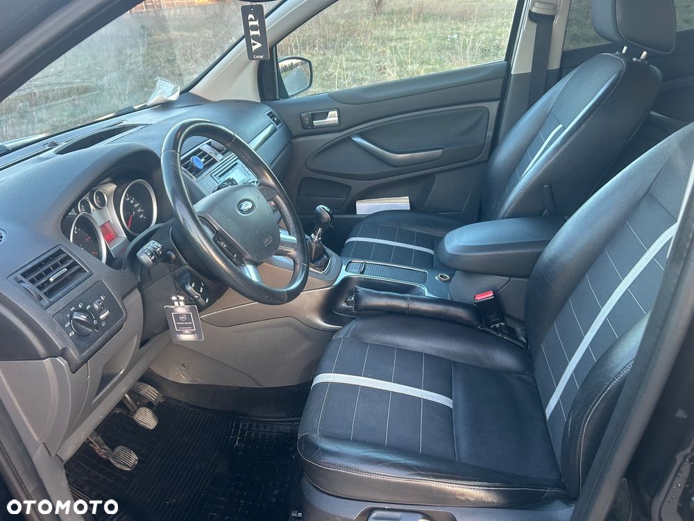 Ford Kuga 2.0 TDCi 4x4 Titanium - 7