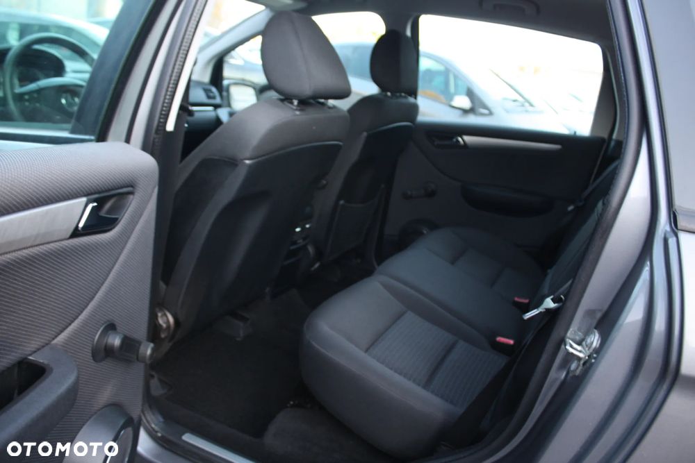 Mercedes-Benz Klasa B 180 - 7