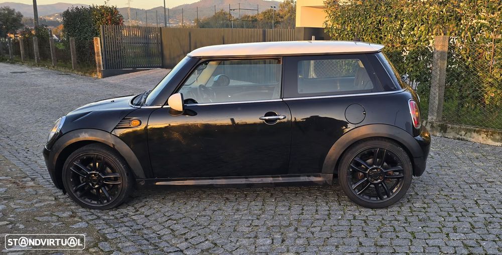 MINI 3 Portas Cooper D - 16