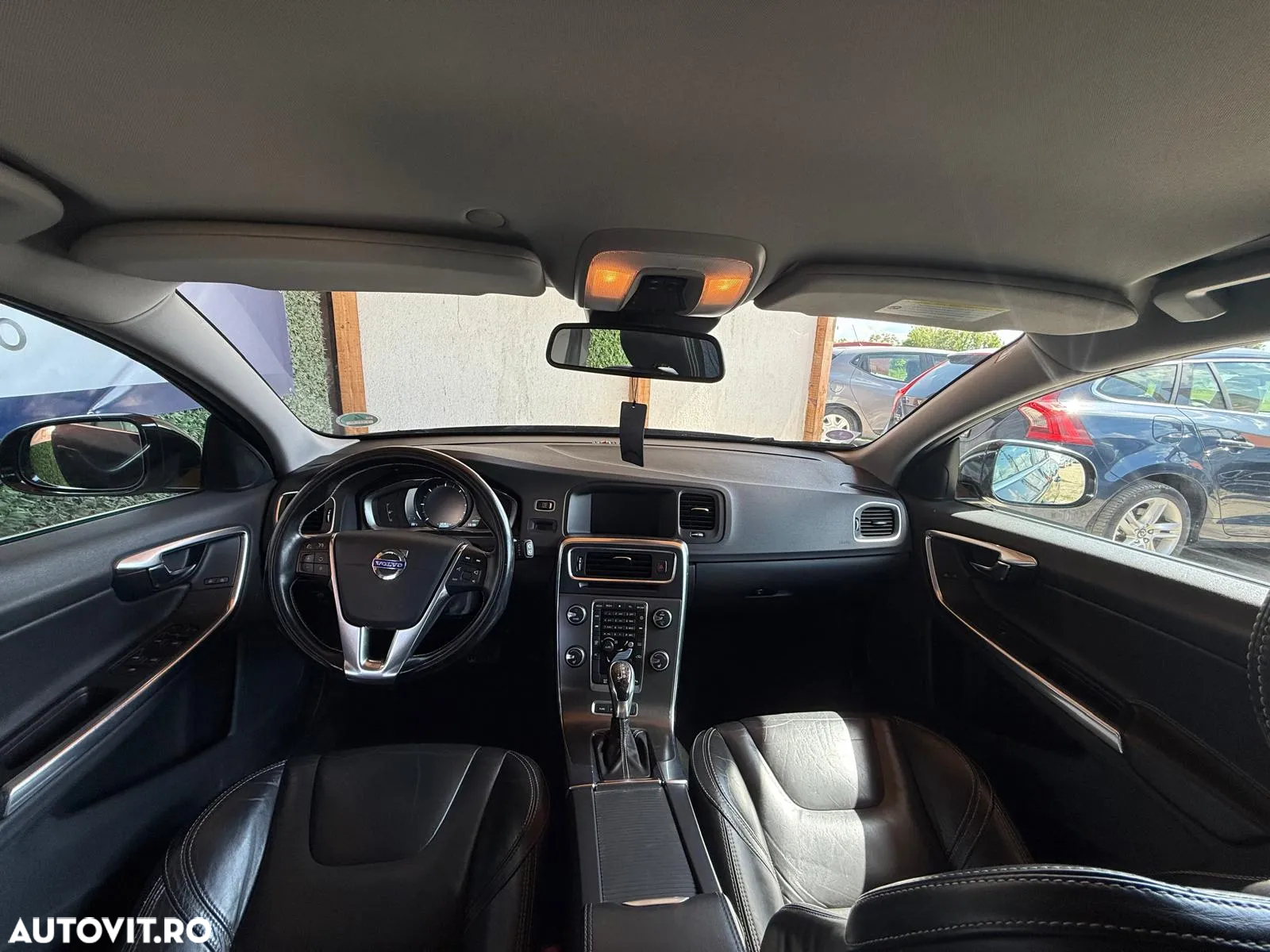 Volvo V60 D6 Plug-In-Hybrid AWD Geartronic Summum - 4