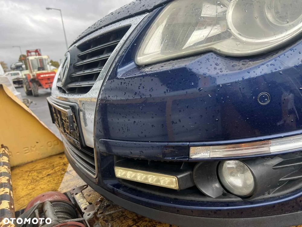 Zderzak przedni/PRZÓD Volkswagen Passat b6 Kombi !! KOMPLETNY - 4