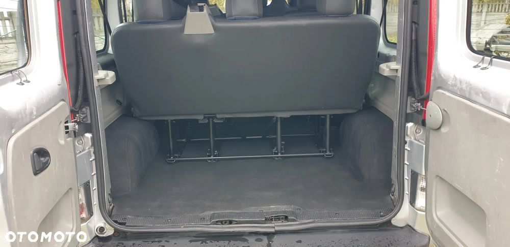 Renault Trafic 2.0 dCi 115 Combi L1H1 - 9