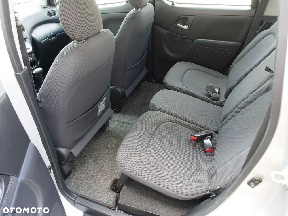 Toyota Yaris Verso - 13