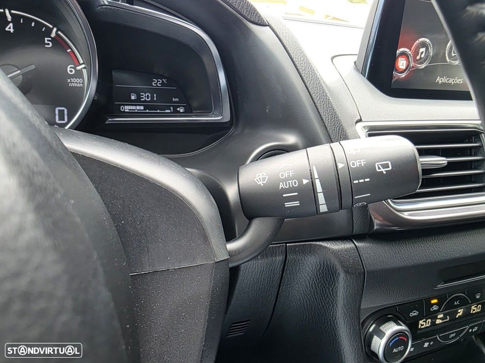 Mazda 3 Hatchback 1.5 Sky-D Excellence - 25