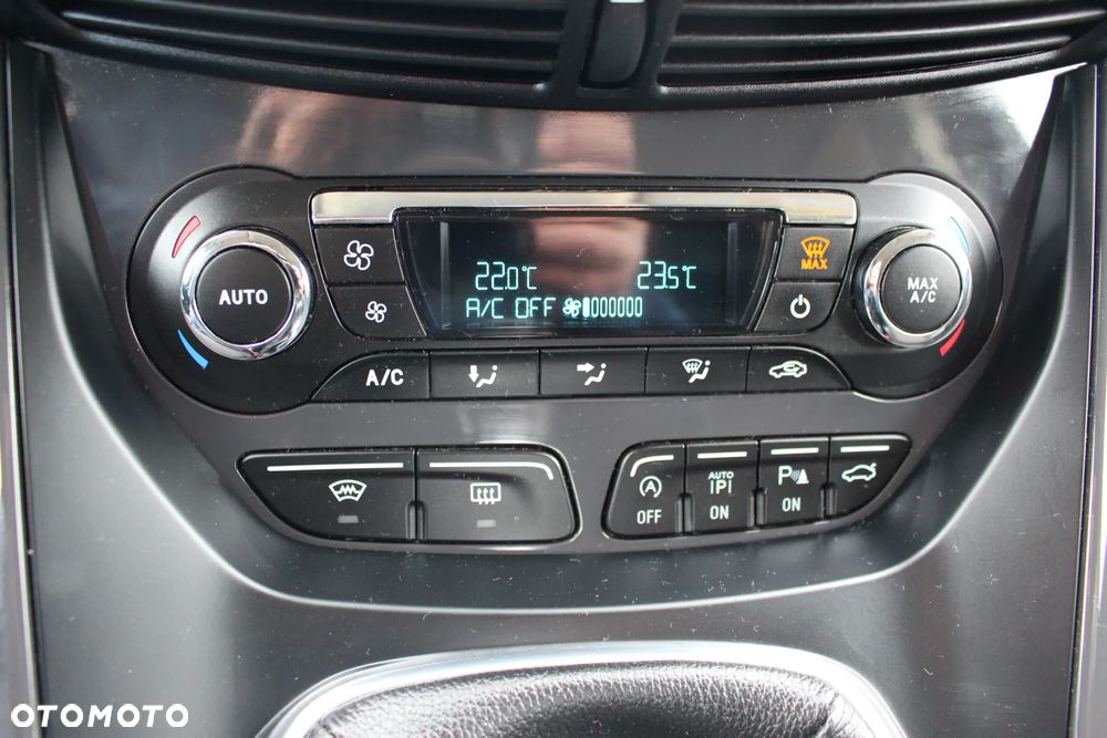 Ford Kuga 2.0 TDCi 4x4 Titanium - 15