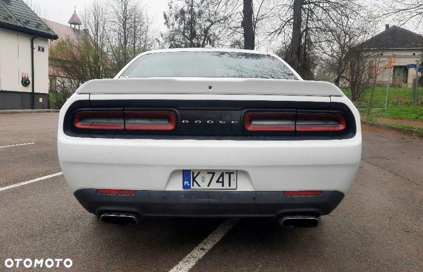 Dodge Challenger - 8
