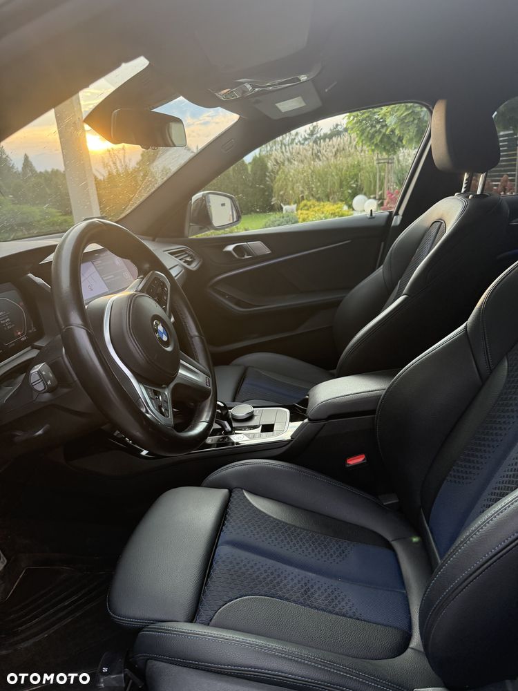 BMW Seria 2 218d M Sport - 12