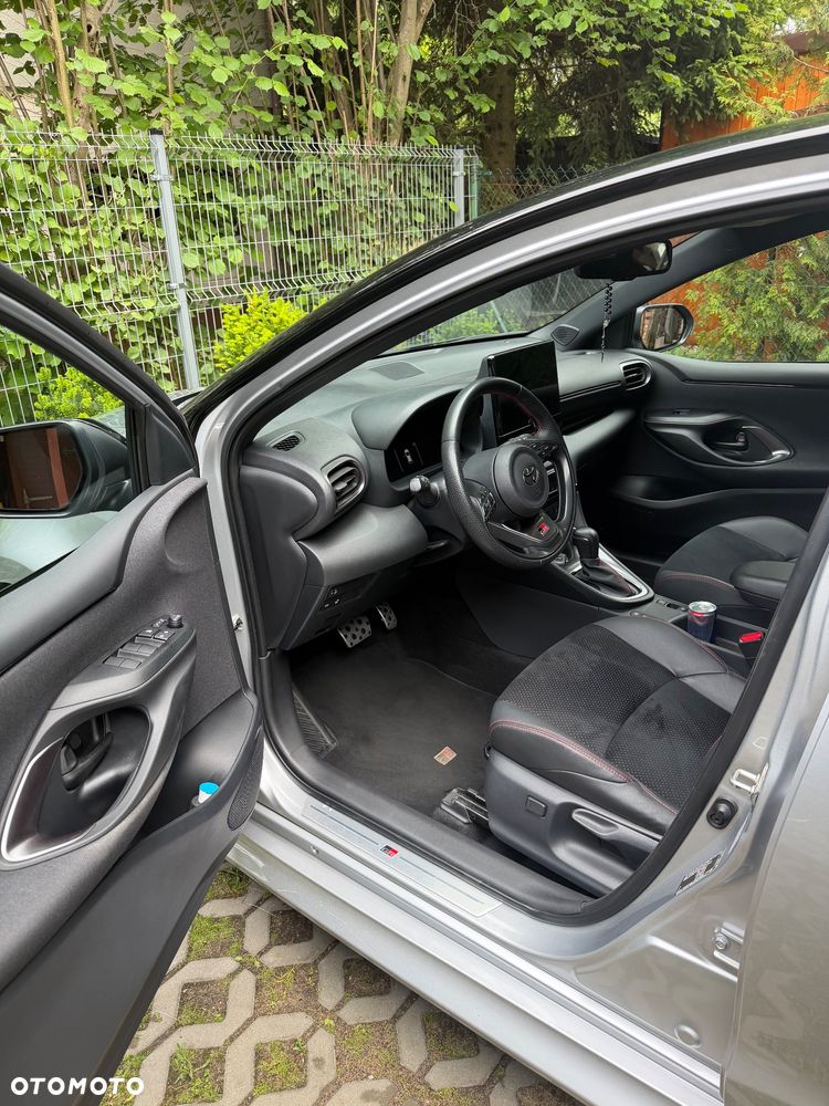 Toyota Yaris Hybrid 1.5 GR Sport - 7