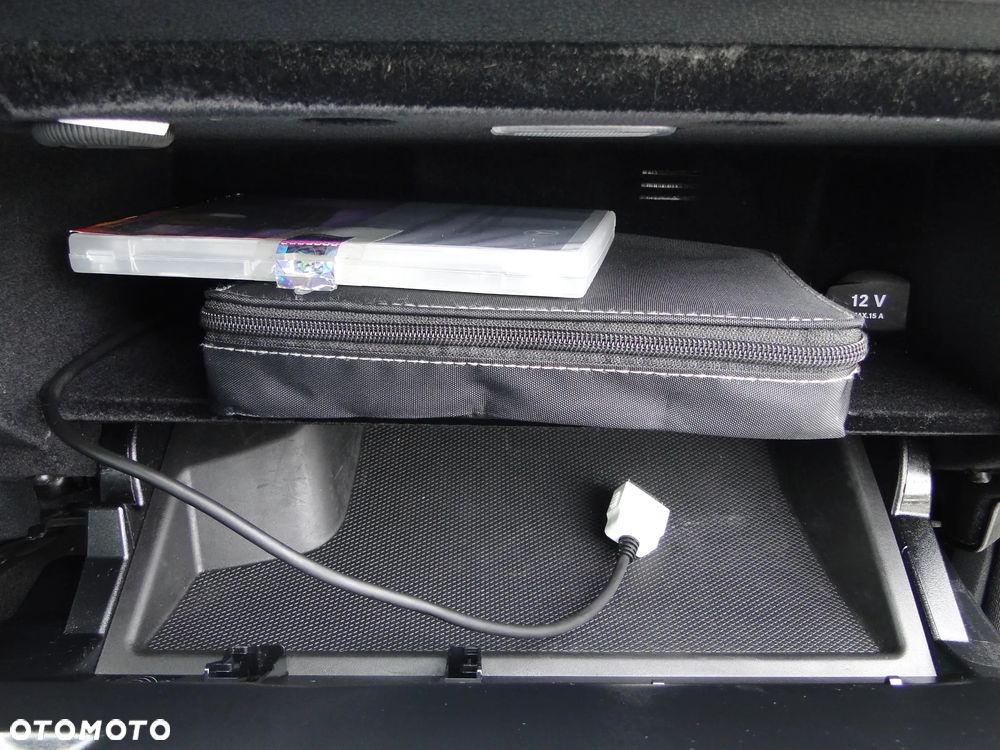 Mercedes-Benz Klasa C 200 7G-TRONIC Avantgarde Edition - 32