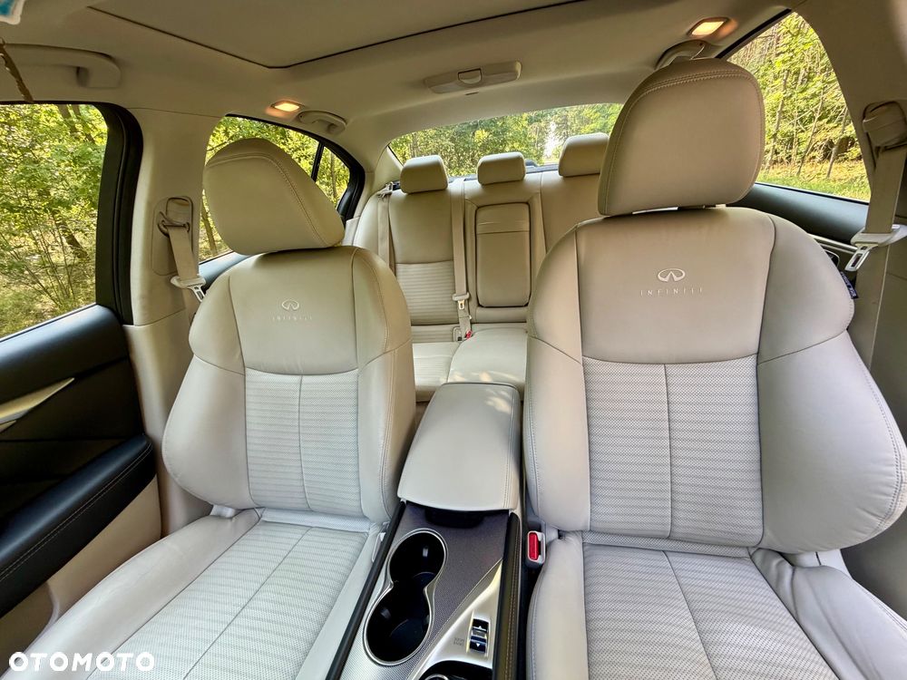 Infiniti Q50 Q50S Hybrid Sport Tech - 16