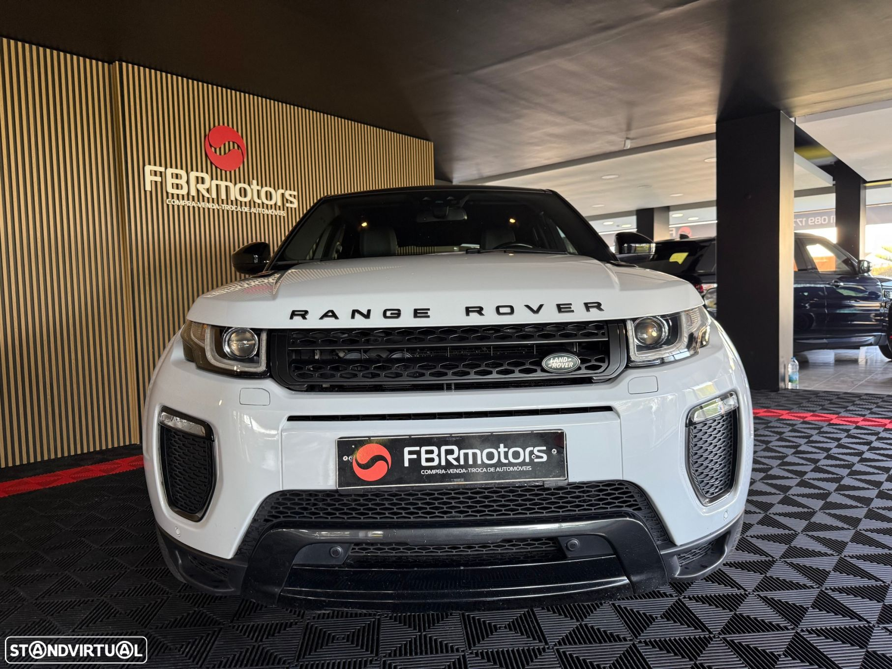 Land Rover Range Rover Evoque 2.0 TD4 SE Dynamic Auto - 2