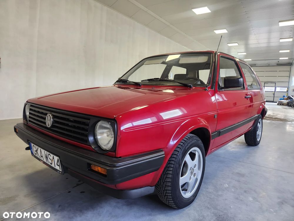 Volkswagen Golf - 1