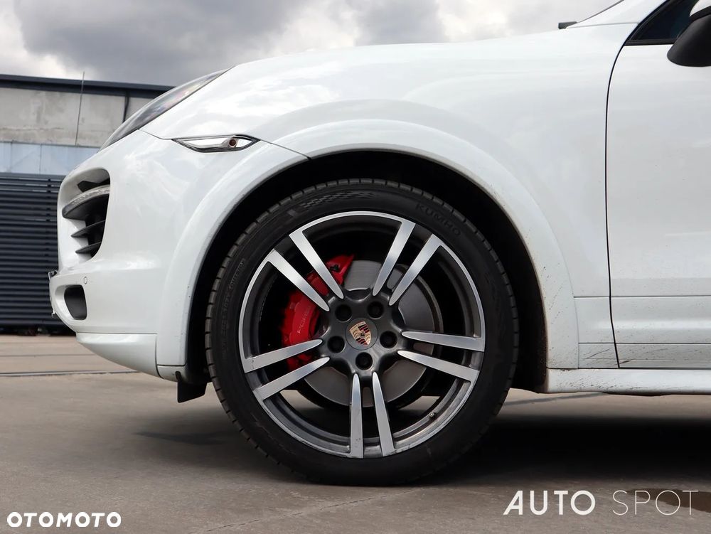 Porsche Cayenne GTS - 3