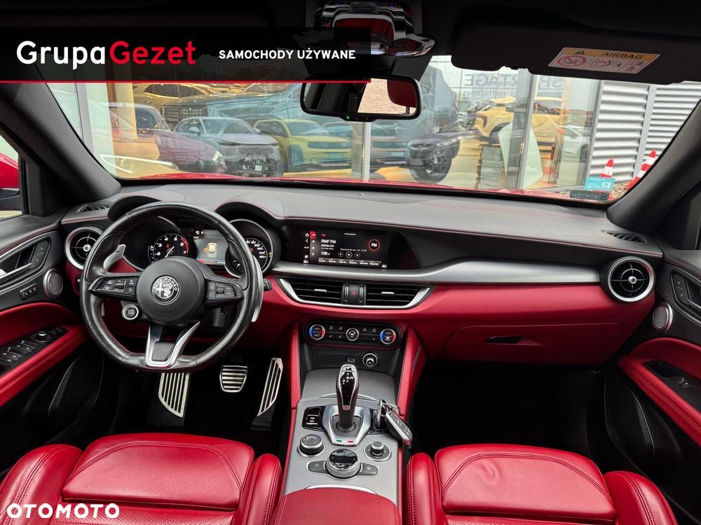 Alfa Romeo Stelvio - 16