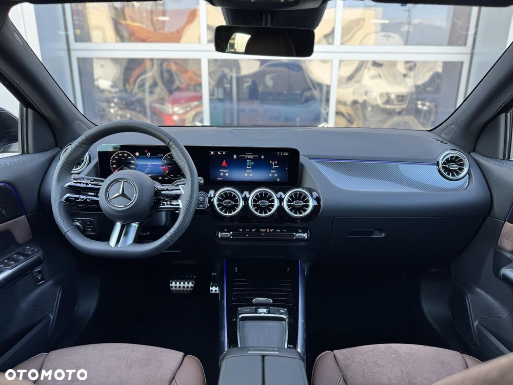 Mercedes-Benz GLA 200 AMG Line - 14