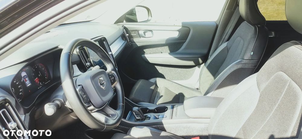 Volvo XC 40 T3 Momentum Pro - 20