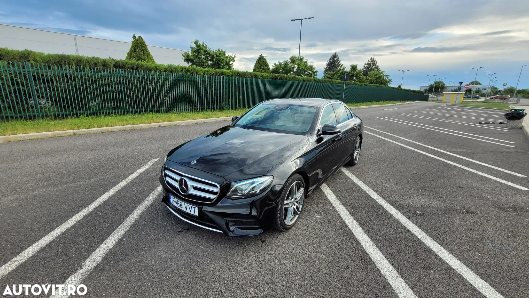 Mercedes-Benz E 200 4Matic 9G-TRONIC AMG Line - 16
