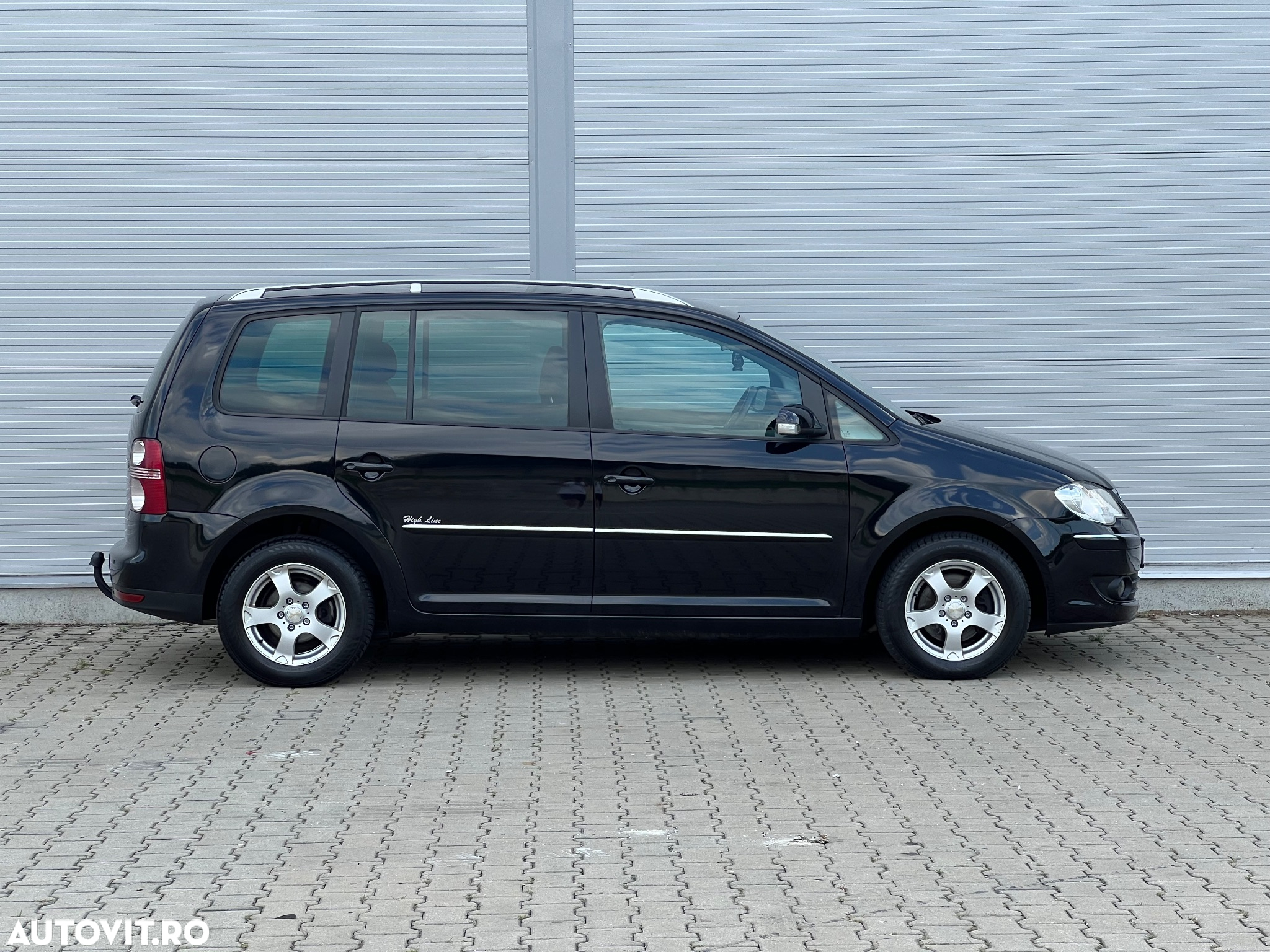 Volkswagen Touran 2.0 TDI Comfortline - 3