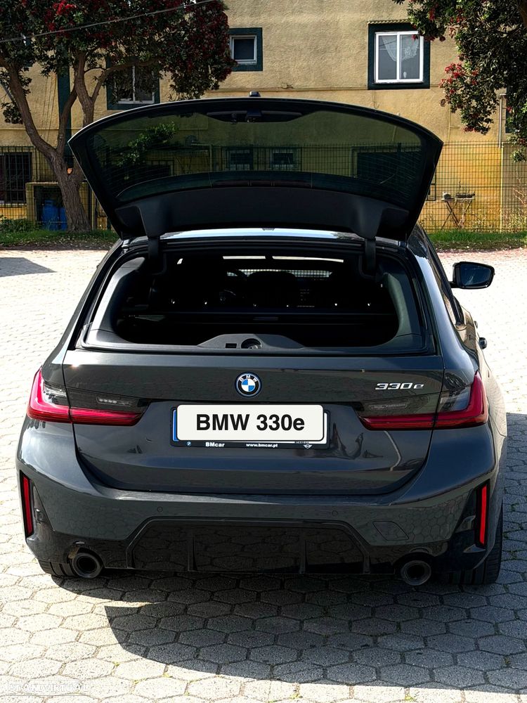 BMW 330 e Pack Desportivo M Pro Auto - 8