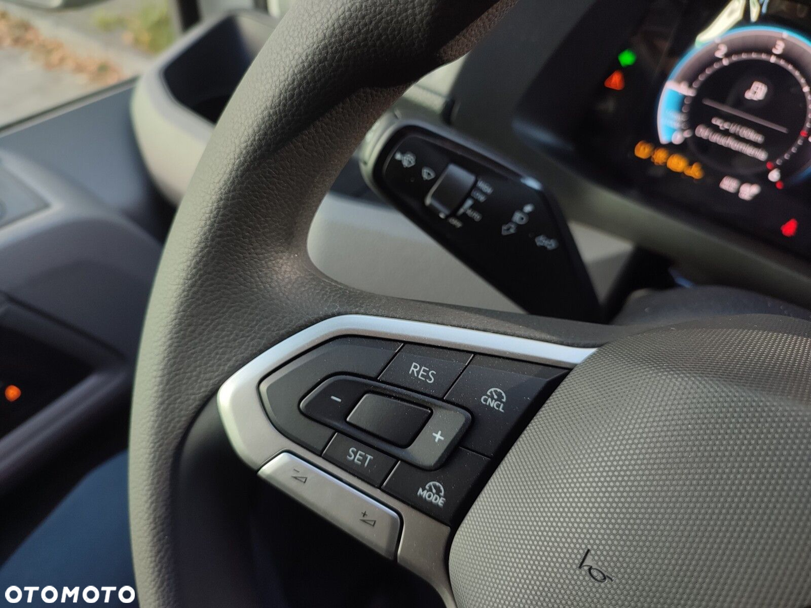 Volkswagen Crafter Crafter 35 Podwozie z pojedynczą kabiną silnik: 2,0 l EU6 SCR 177 KM / skrzynia biegów: Przedni napęd manualna 6-biegowa rozstaw osi: 4490 mm - 21