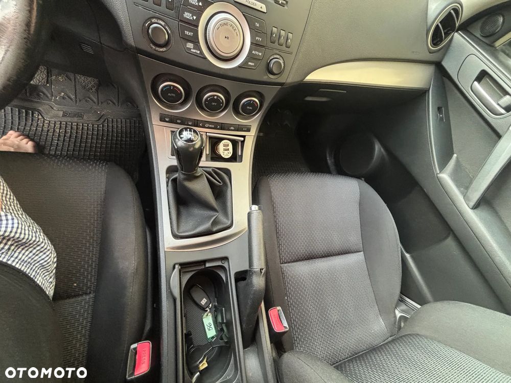 Mazda 3 1.6 CD Exclusive + - 4
