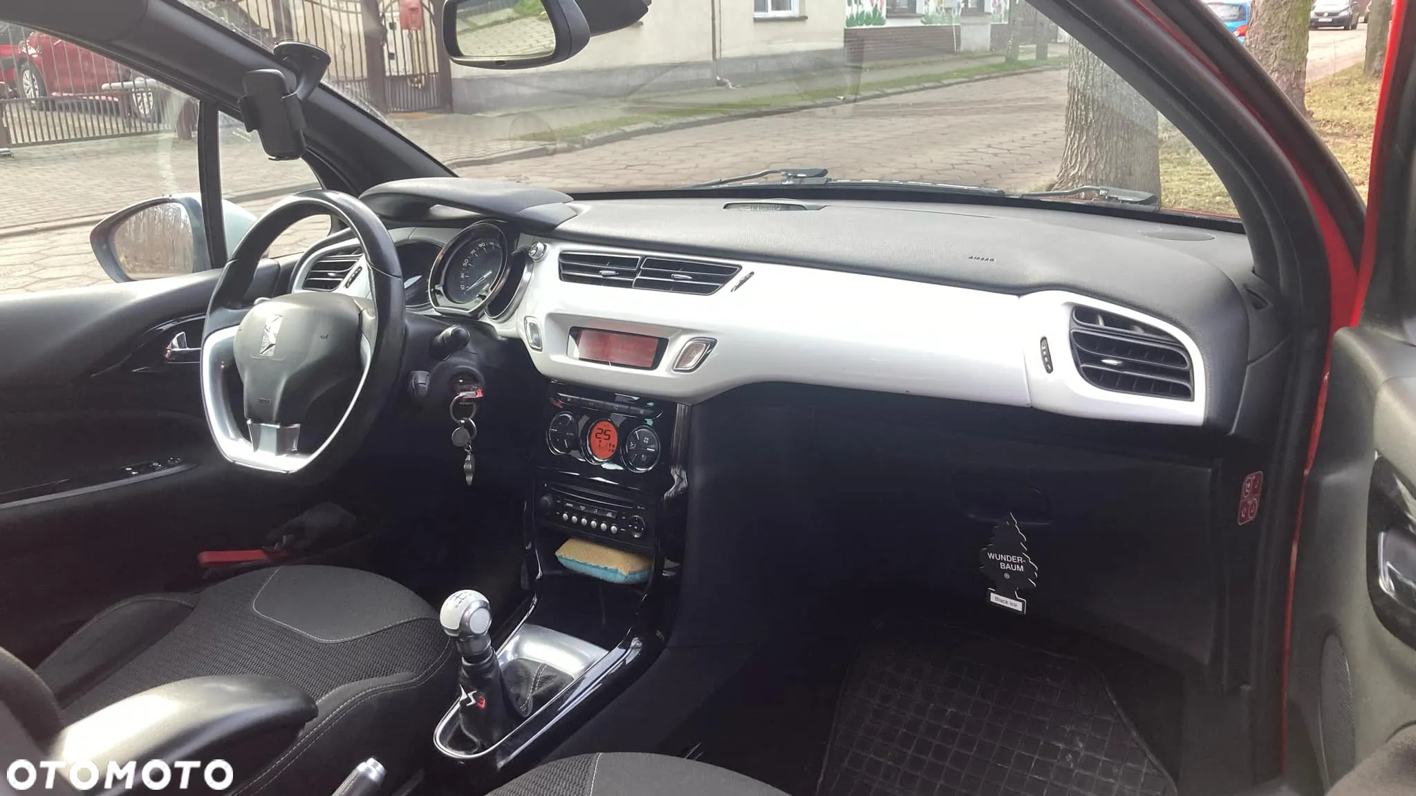 Citroën DS3 1.6 HDi SoChic - 10