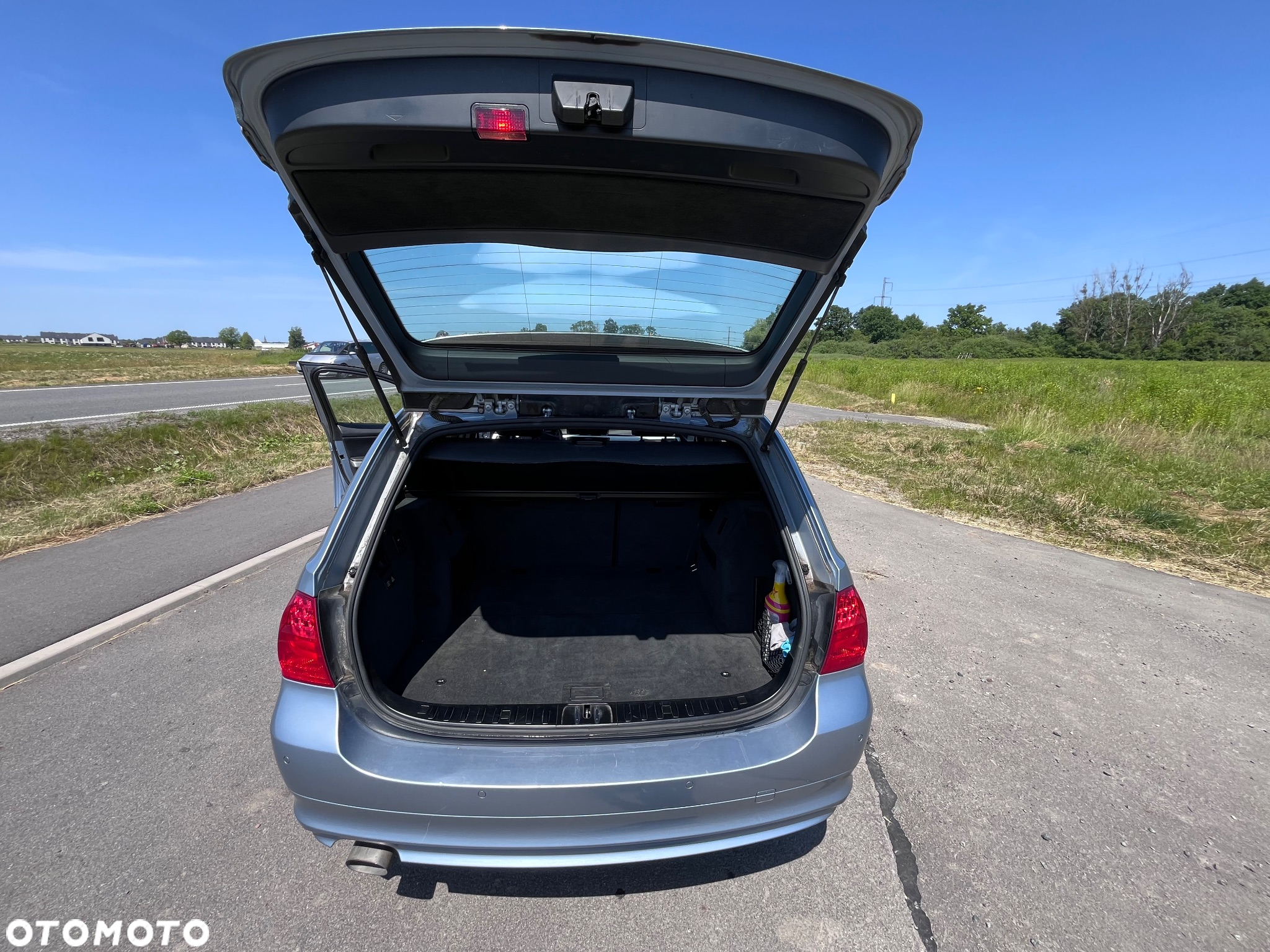 BMW Seria 3 318d Touring - 11