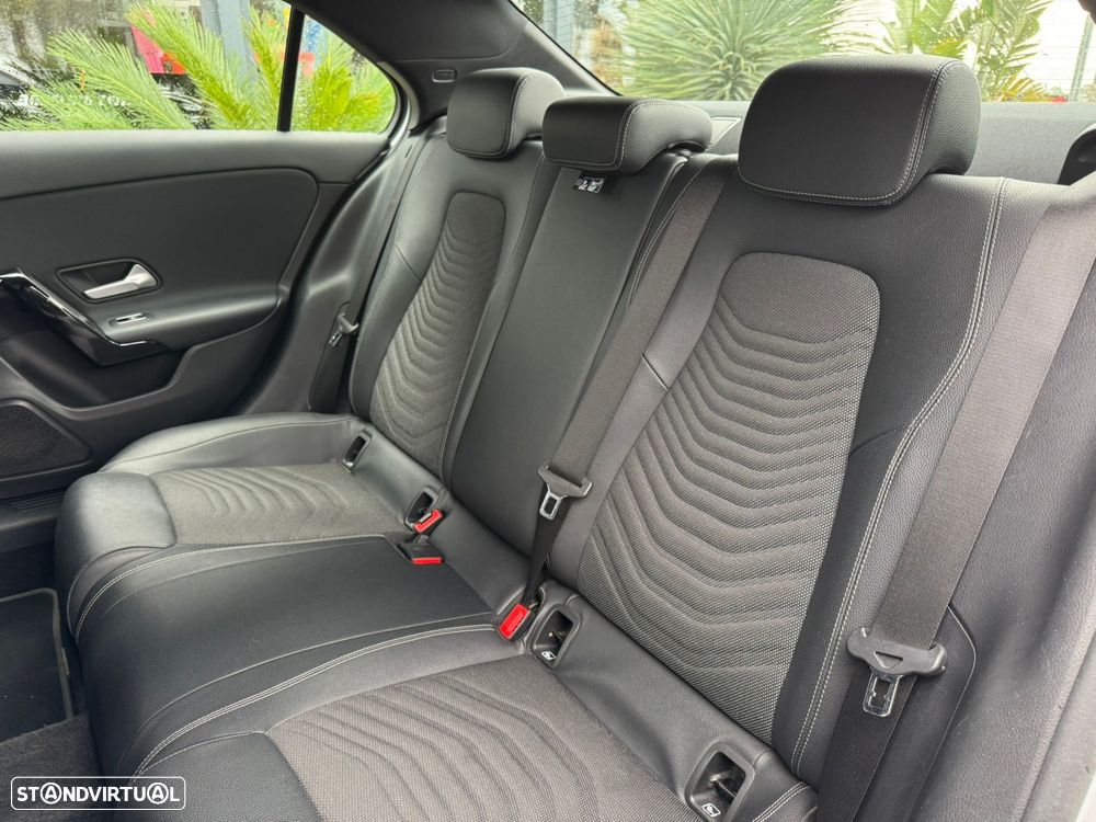 Mercedes-Benz A 200 Limousine d Style Plus Aut. - 17