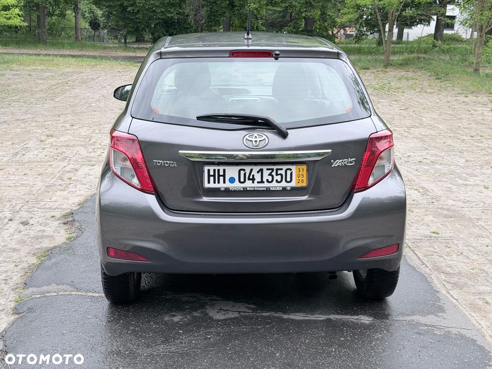 Toyota Yaris 1.33 Premium - 4