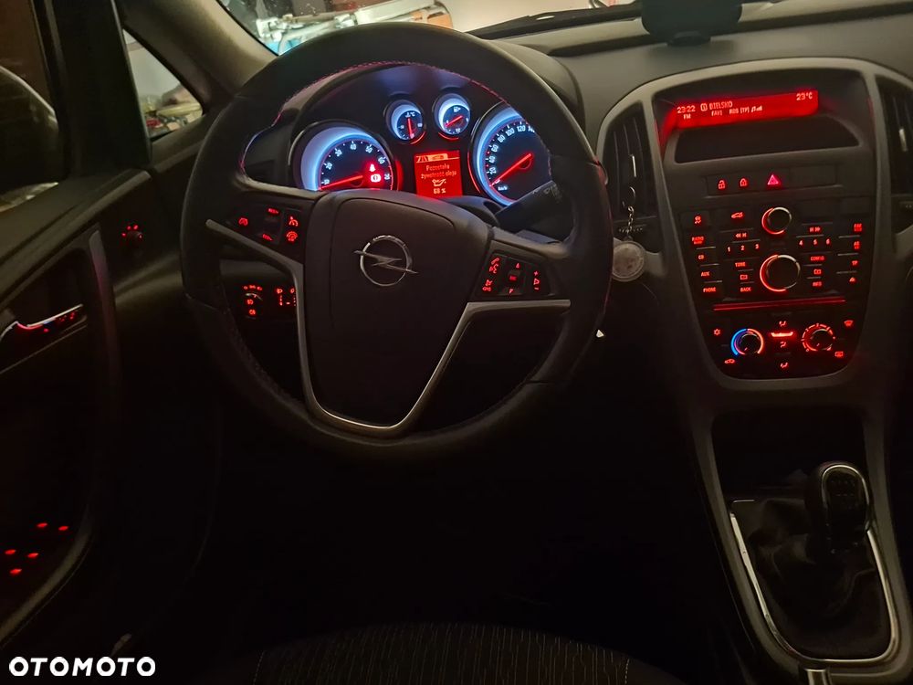 Opel Astra 1.4 T EU6 - 9
