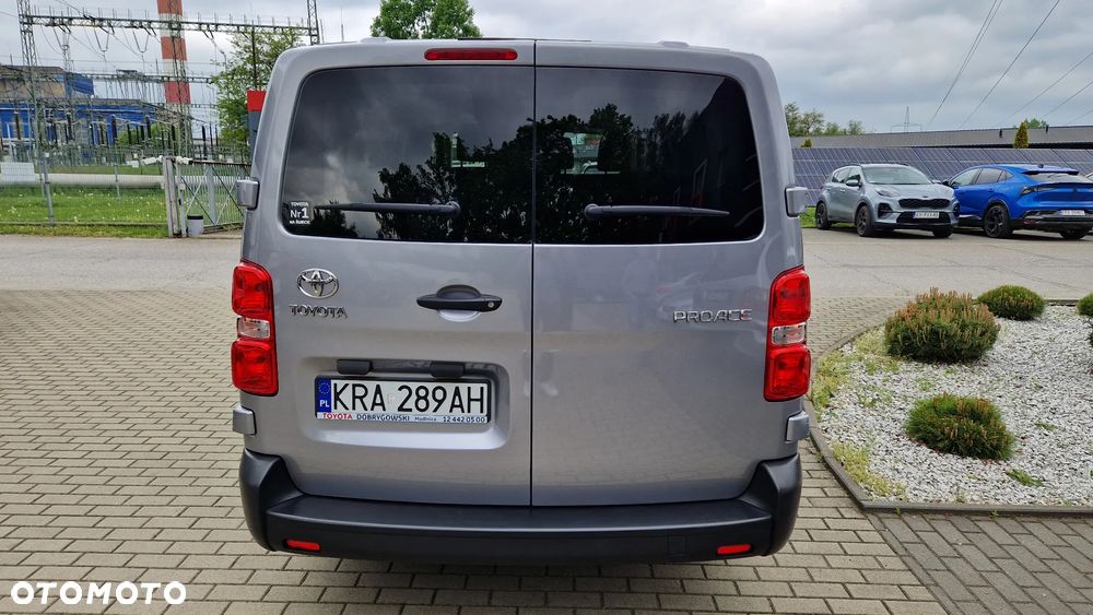 Toyota ProAce Kombi D-4D Medium 2,8t - 5