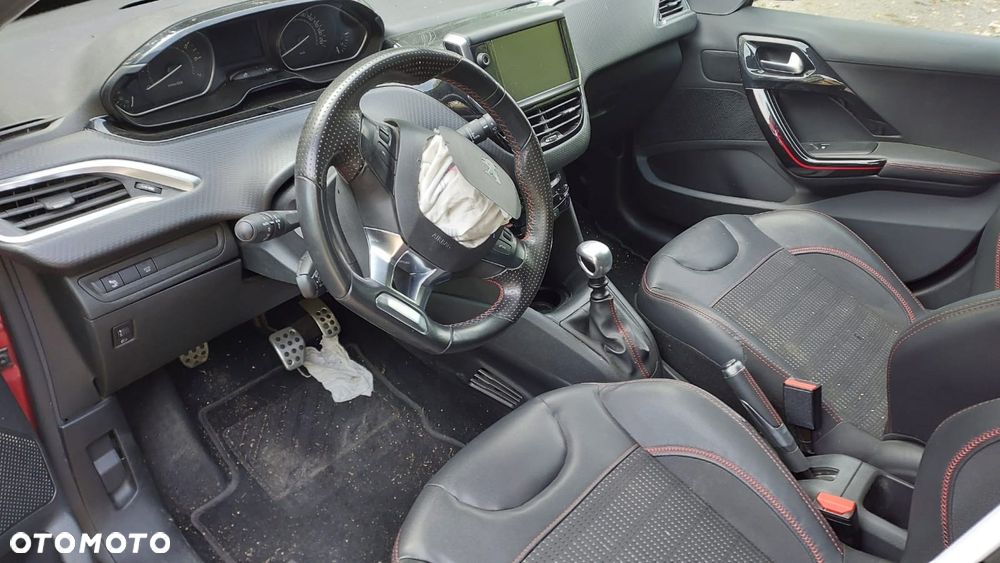 Peugeot 208 1.2 PureTech GPF Signature S&S - 12