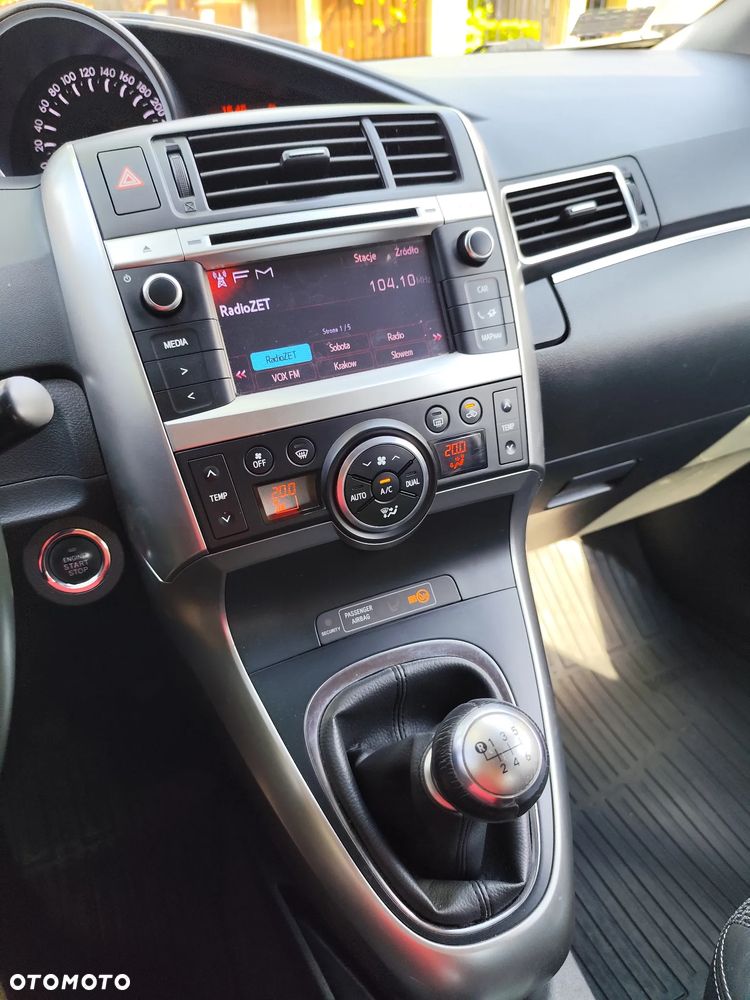 Toyota Verso 1.8 Premium EU5 7os - 19