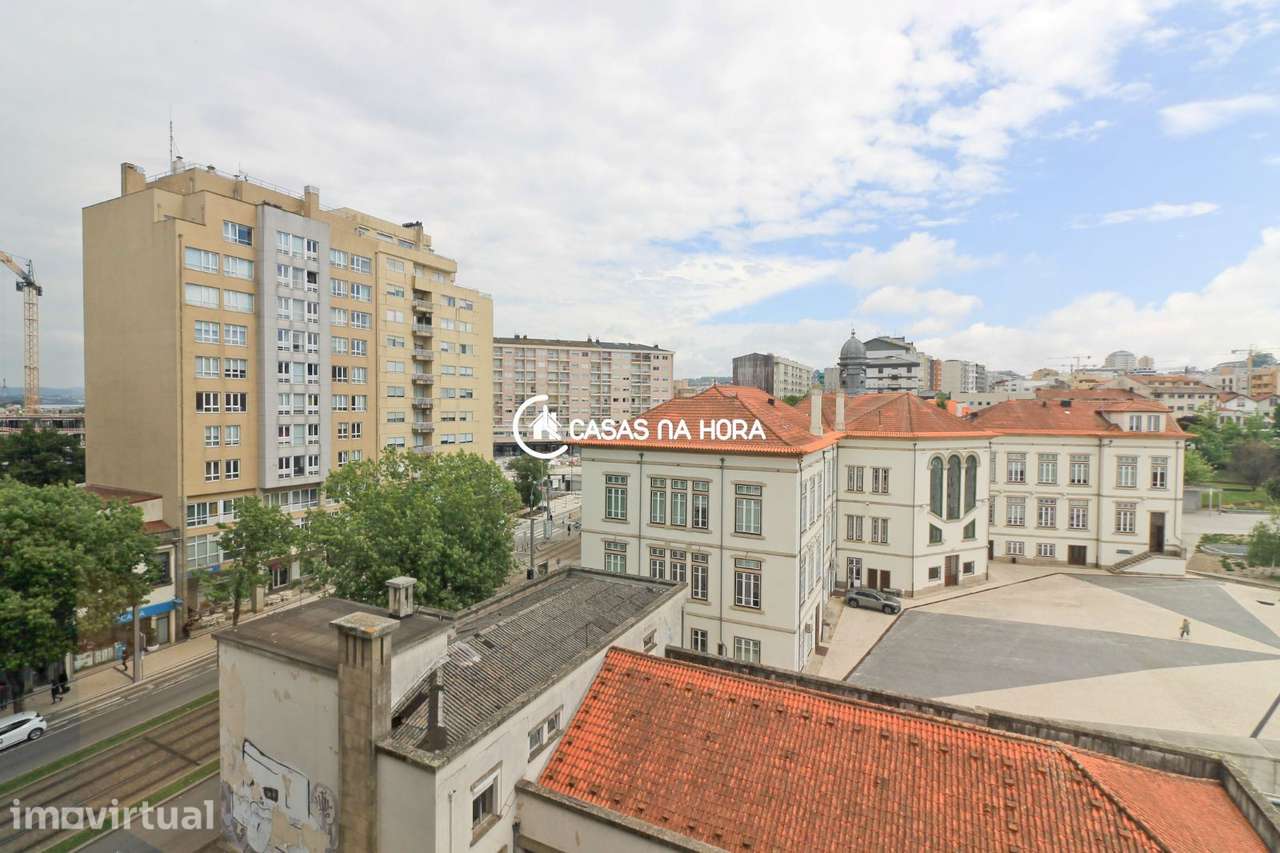 T0 em plena Av. da República | Junto ao metro da Câmara de Gaia - Grande imagem: 2/26