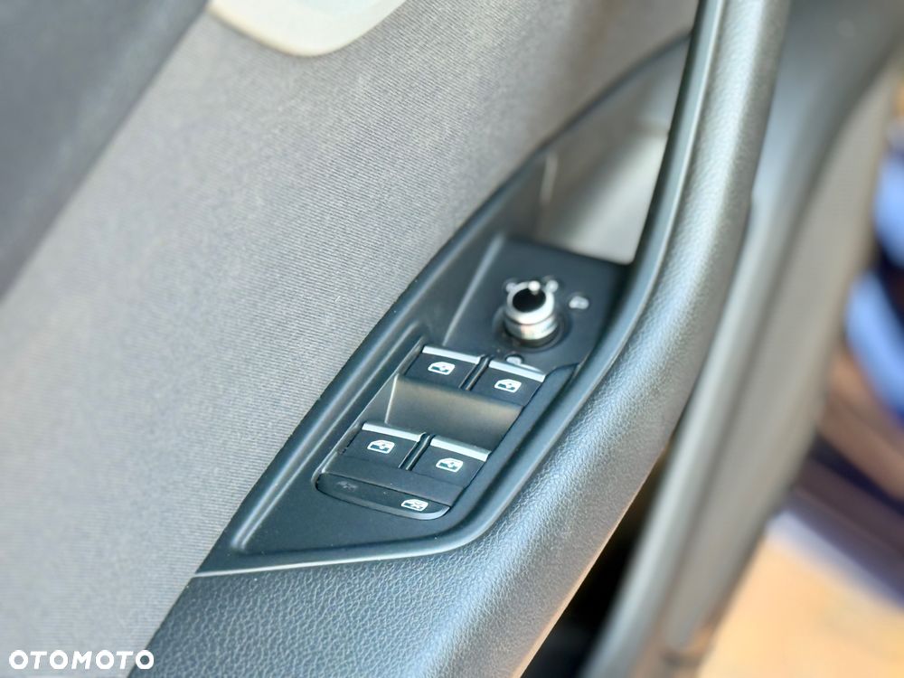 Audi A4 Avant 40 TDI S tronic - 31