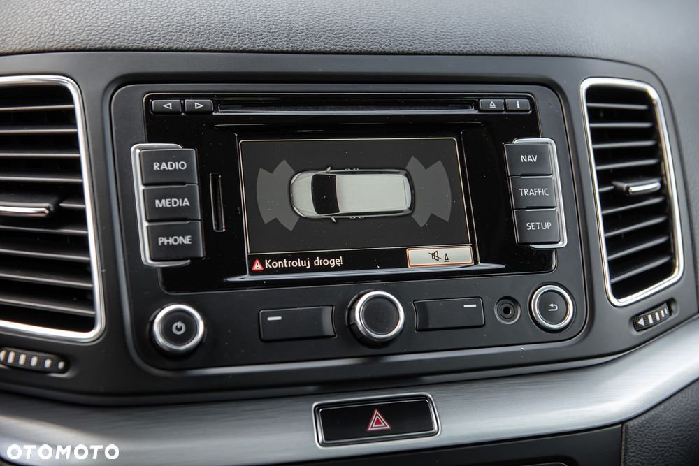 Volkswagen Sharan 2.0 TDI DSG BlueMotion Technology Highline - 20