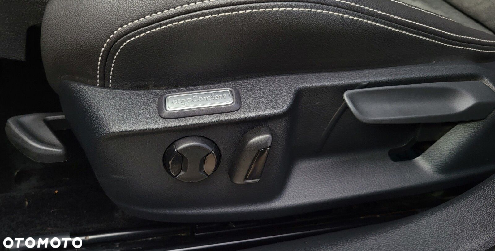 Volkswagen Passat - 12