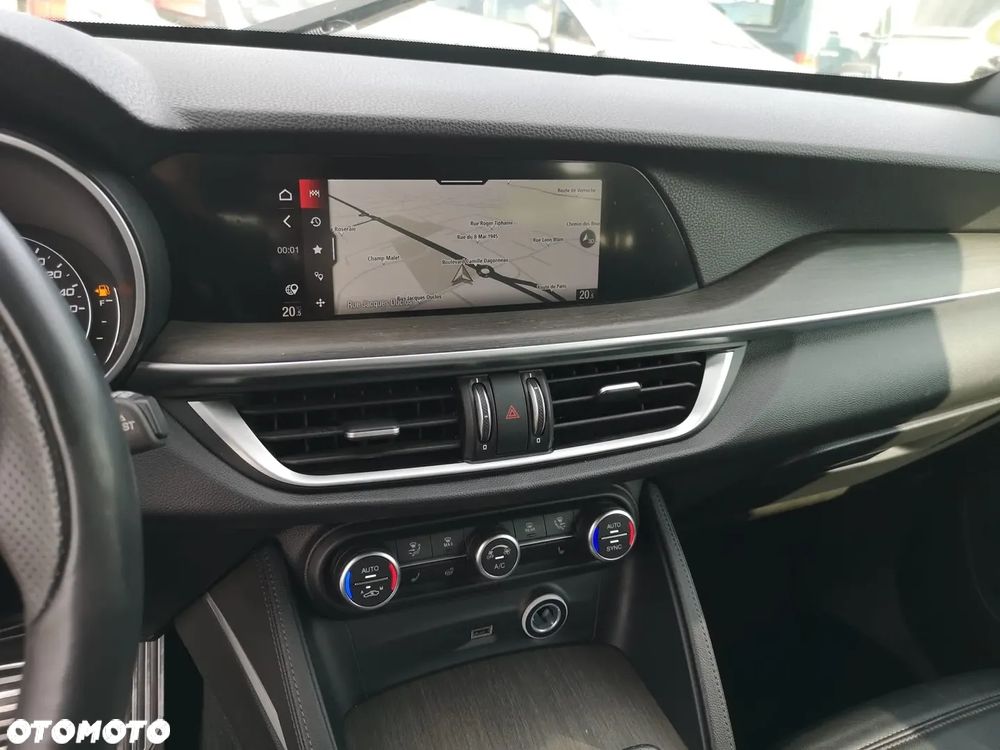 Alfa Romeo Stelvio 2.2 16V AT8 - 23