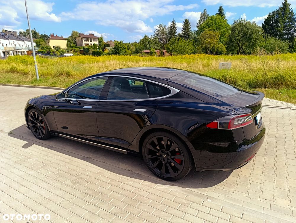 Tesla Model S - 19