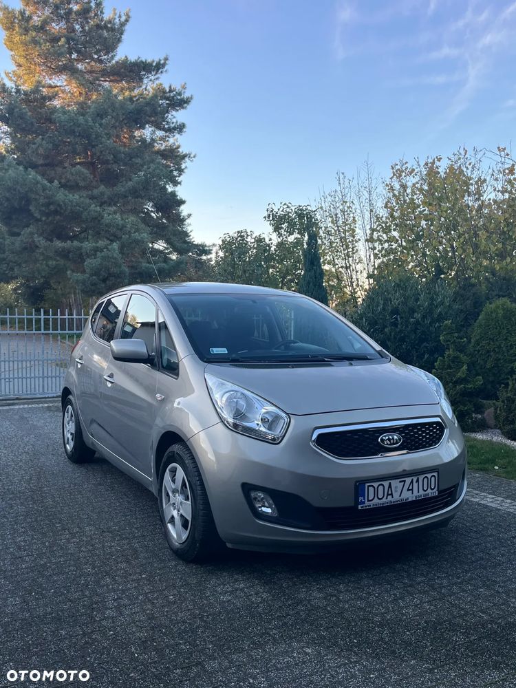 Kia Venga 1.6 L - 5