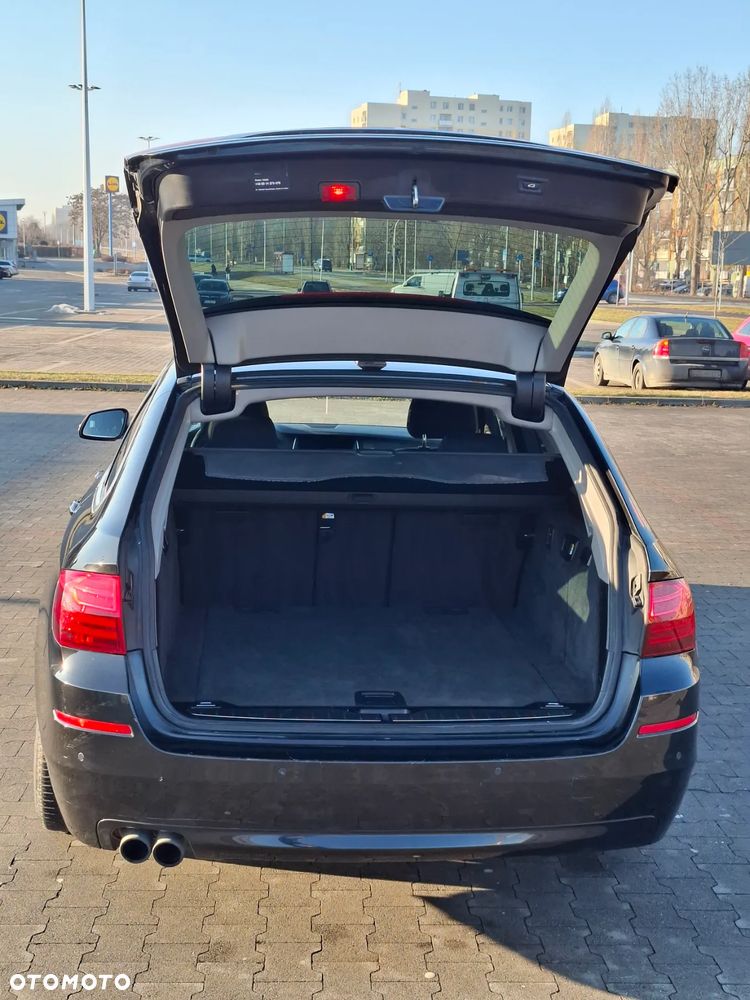 BMW Seria 5 525d - 9