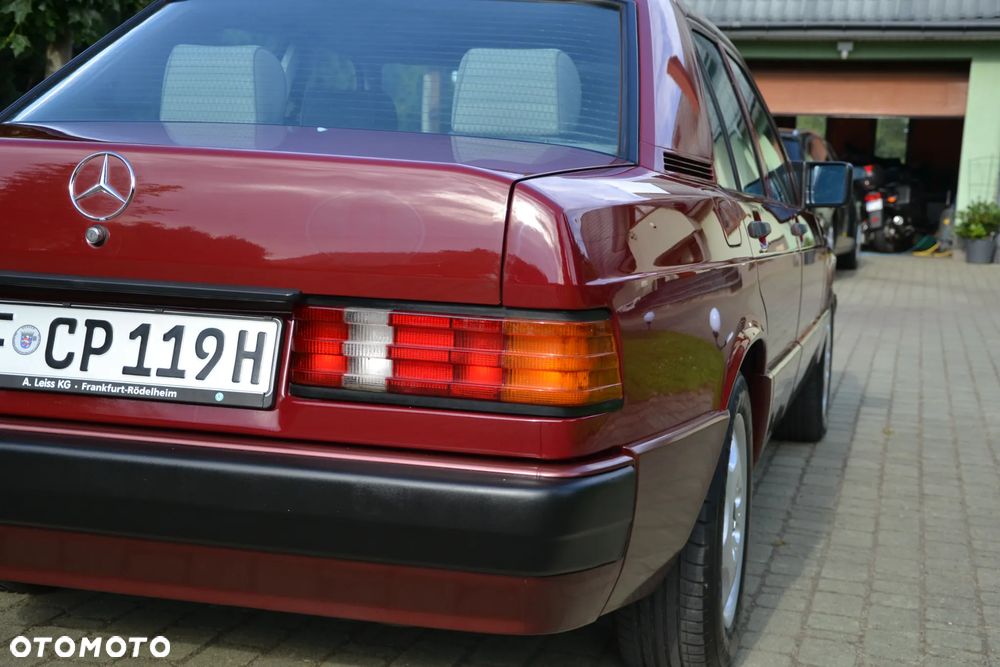 Mercedes-Benz W201 (190) - 3
