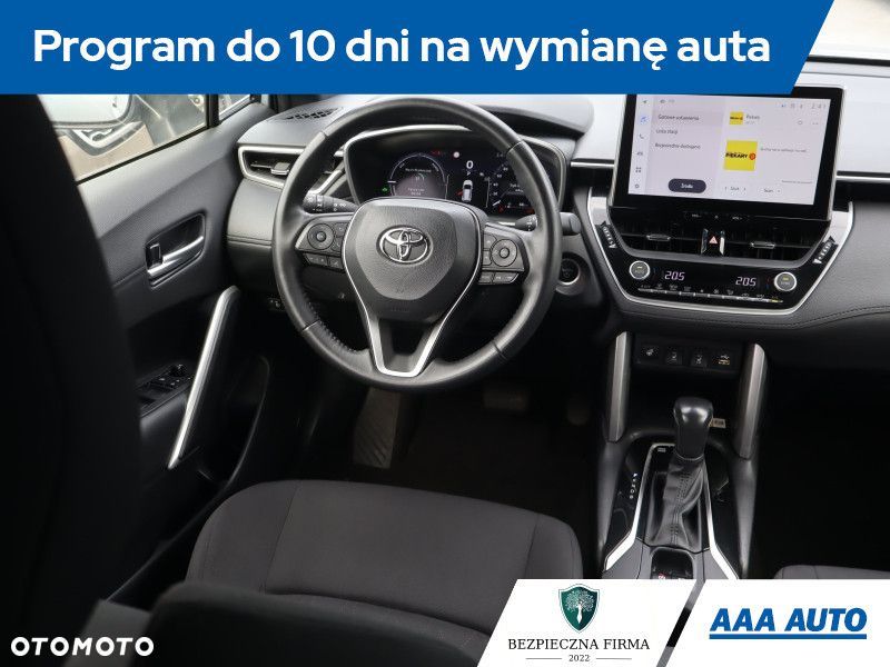 Toyota Corolla Cross - 9