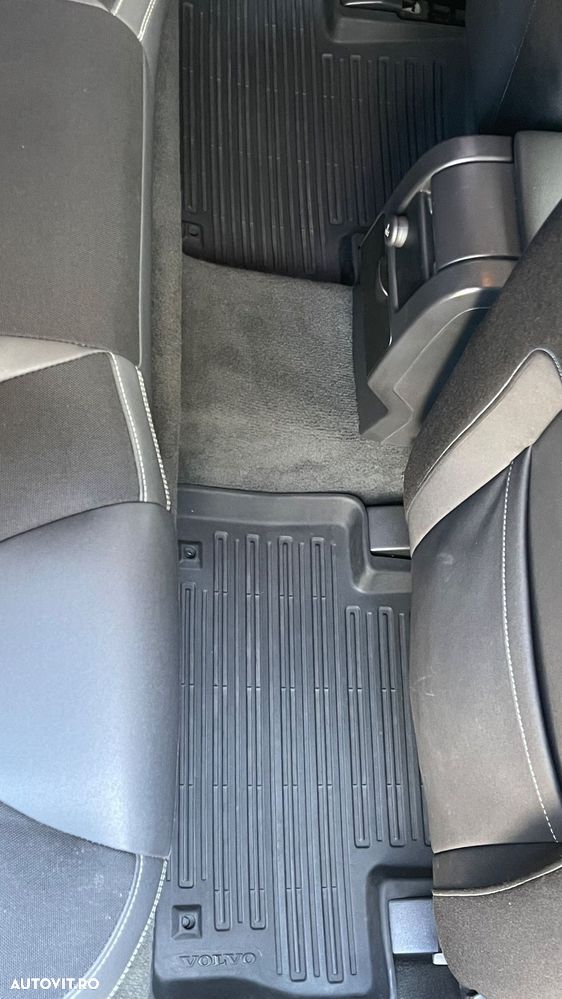 Volvo XC 60 2.4D AWD Momentum - 22